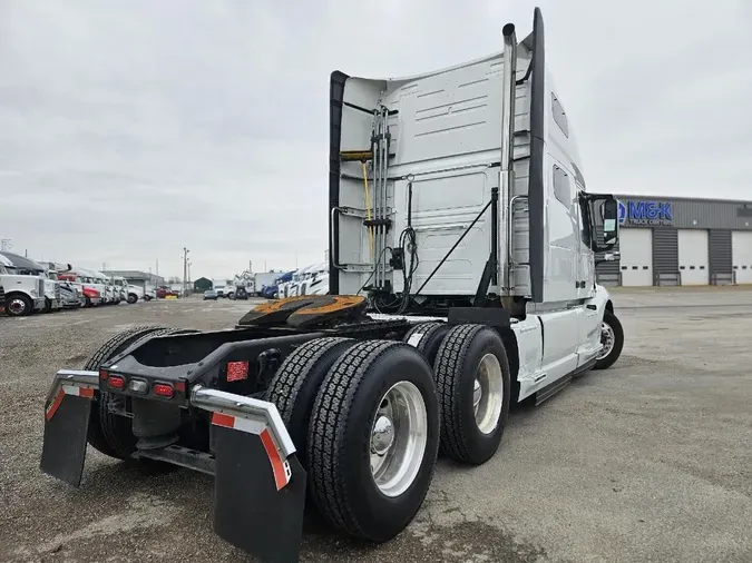 2022 VOLVO VNL64T760