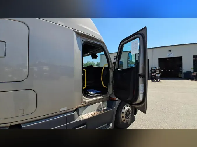 2023 Freightliner Cascadia 126e91d0055149374502fe61313cc562530