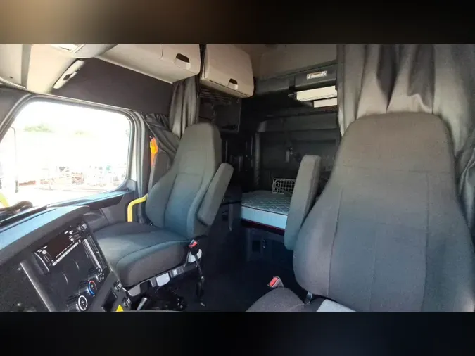 2023 Freightliner Cascadia 126