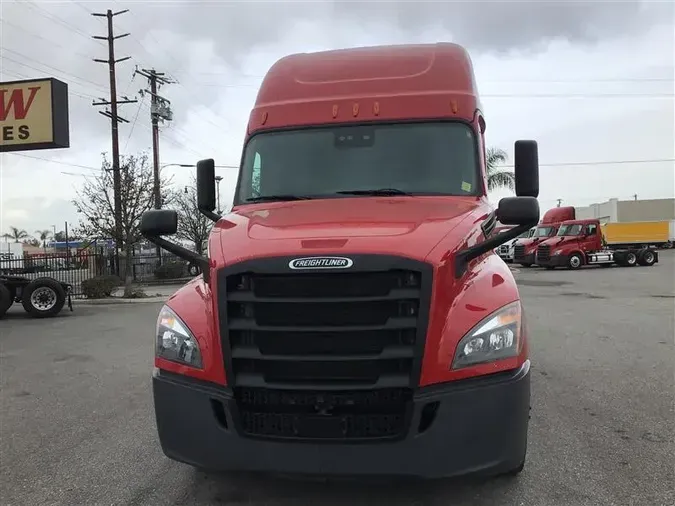 2022 FREIGHTLINER CA126