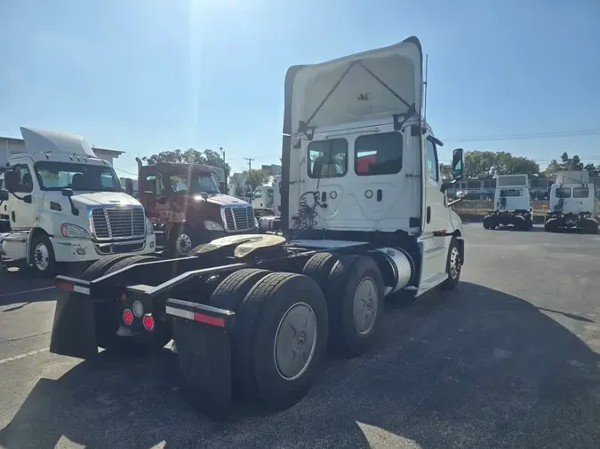 2019 FREIGHTLINER/MERCEDES NEW CASCADIA PX12664