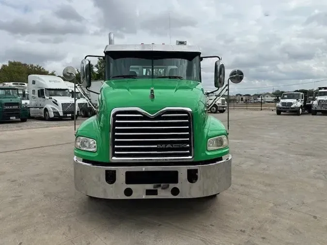 2018 MACK CXU613