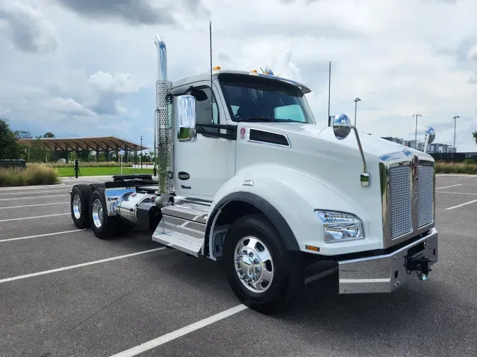 2026 Kenworth T880