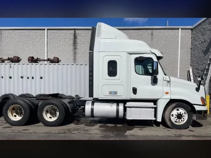 2019 FREIGHTLINER/MERCEDES CASCADIA 125