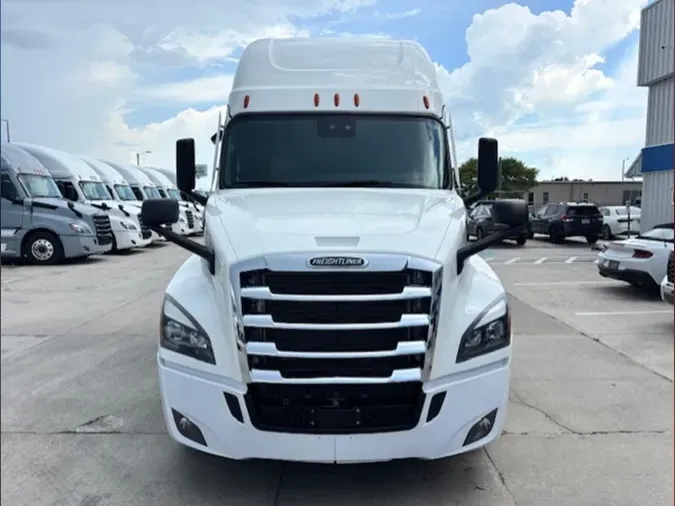 2022 Freightliner Cascadia 126