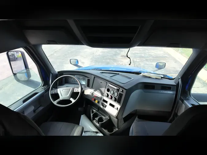 2020 FREIGHTLINER CASCADIA 126