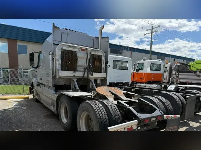 2017 VOLVO VNL630