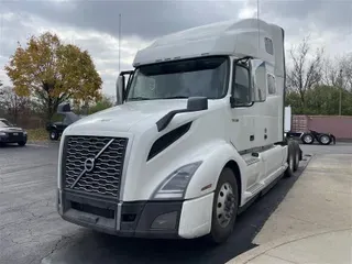 2021 VOLVO VNL64T760