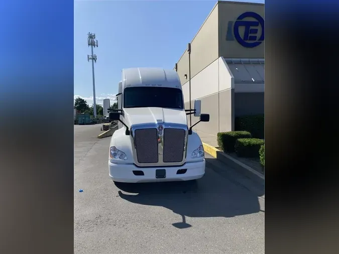 2021 KENWORTH T680