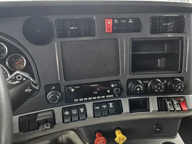 2022 KENWORTH T680