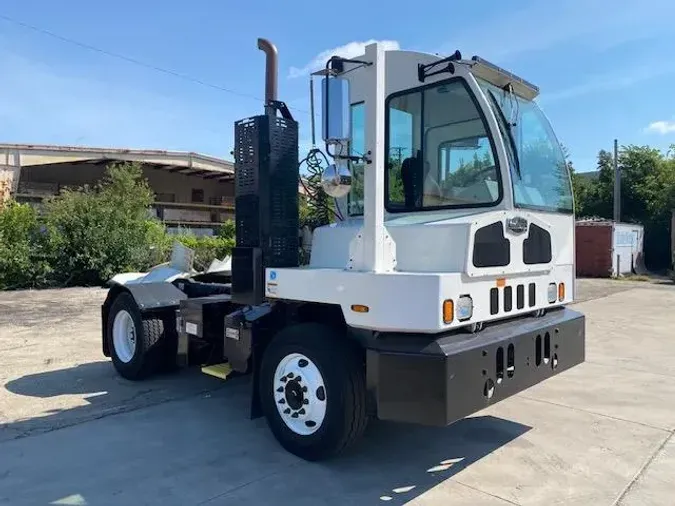 2022 AutoCar ACTT42