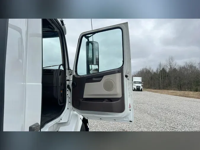 2018 Volvo VNL300