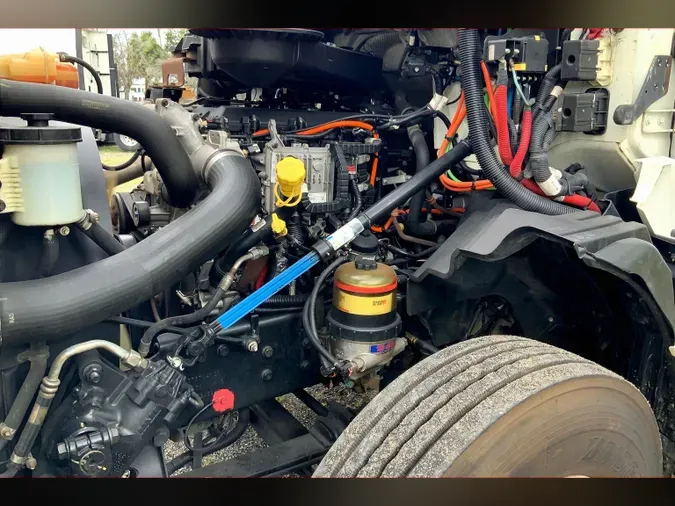 2019 INT LT625 6x4