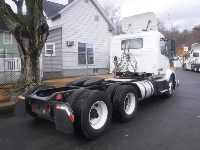 2019 VOLVO VNL