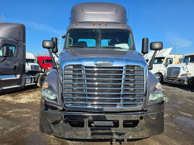 2018 FREIGHTLINER/MERCEDES CASCADIA 125