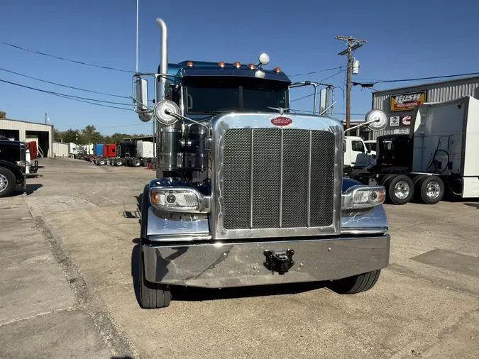 2022 Peterbilt 389e944b0477c892291c946e0586e4c84c3
