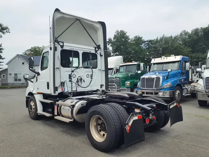 2019 FREIGHTLINER NEW CASCADIA 126