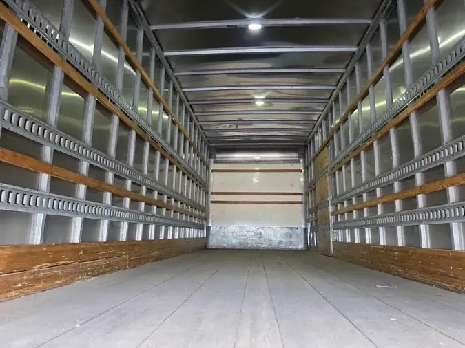 2018 FREIGHTLINER M2 106