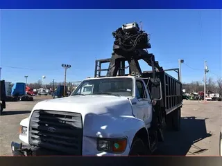 1999 FORD F800