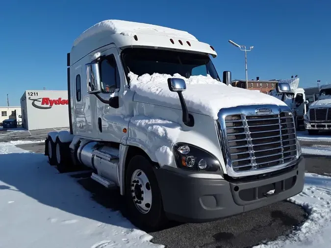 2020 FREIGHTLINER/MERCEDES CASCADIA 125