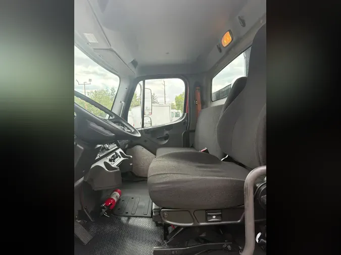 2018 FREIGHTLINER/MERCEDES M2 106