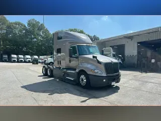 2022 International LT