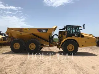 2019 Caterpillar 745