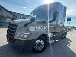 2023 FREIGHTLINER Cascadia 126