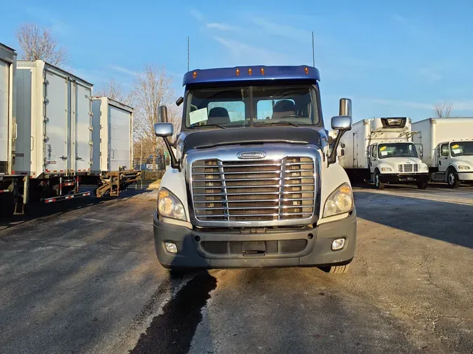 2016 FREIGHTLINER/MERCEDES CASCADIA 125