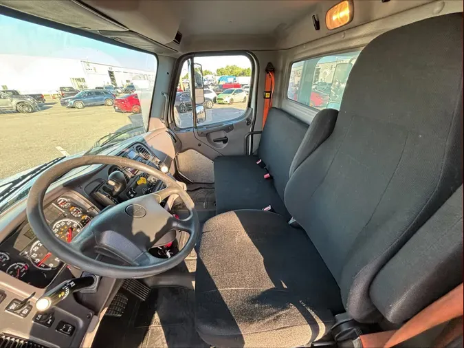 2019 Freightliner M2