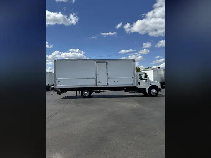 2018 Freightliner Business Class M2 106