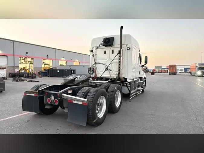 2021 Freightliner Cascadia 126e9599fed93d25eeae4b3726332dd9b67