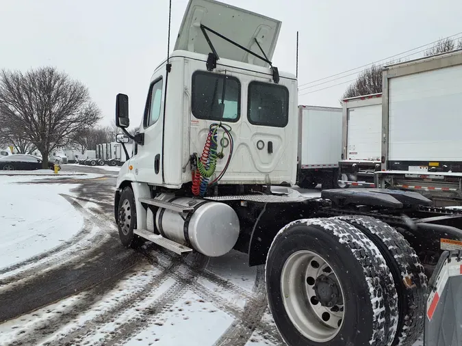 2020 FREIGHTLINER/MERCEDES CASCADIA 113