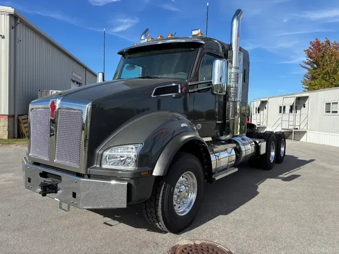 2026 Kenworth T880
