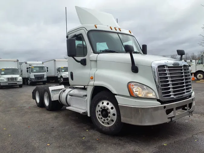 2019 FREIGHTLINER/MERCEDES CASCADIA 125