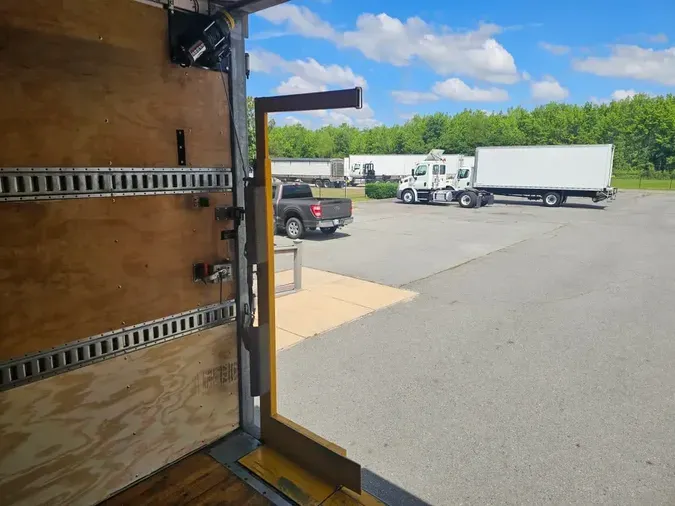 2019 NAVISTAR INTERNATIONAL 4300 LP