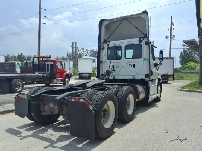 2019 FREIGHTLINER/MERCEDES CASCADIA 113e95cba1396d231bc8d1f7f4163a81fcf