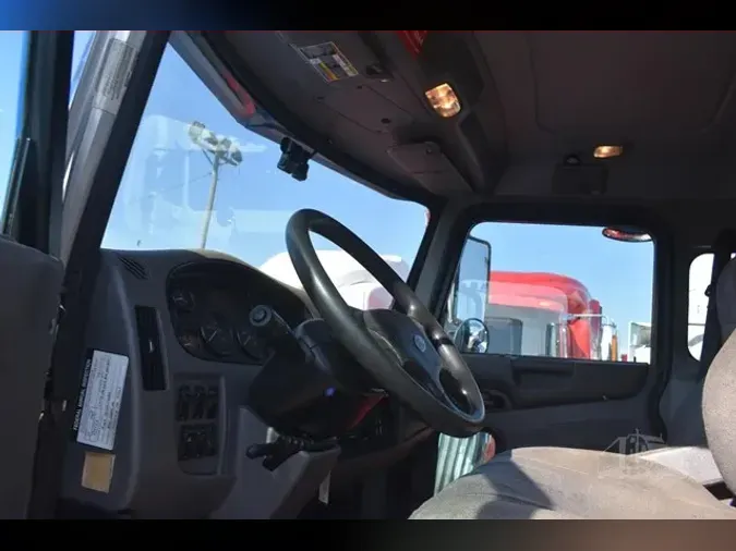 2019 PETERBILT 337