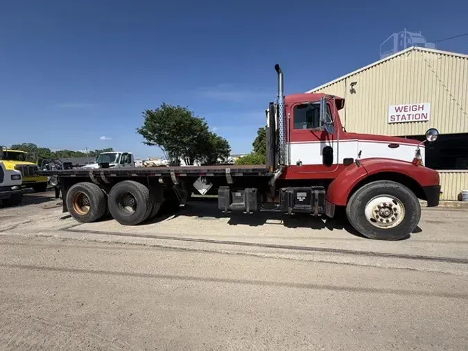 2004 PETERBILT 330