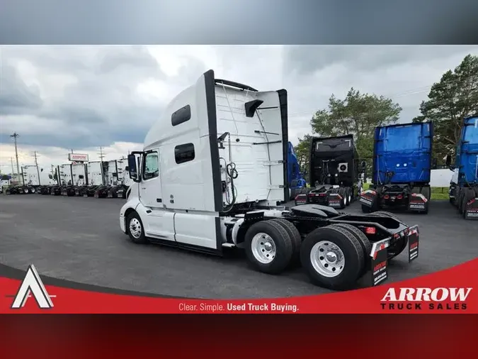 2022 VOLVO VNL760