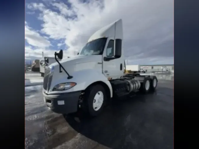 2019 NAVISTAR INTERNATIONAL RH613 DAYCAB T/A