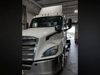 2019 FREIGHTLINER NEW CASCADIA PX12664