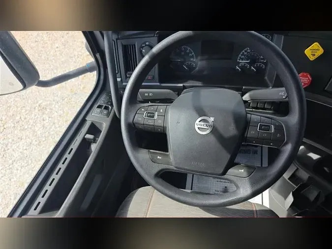 2022 VOLVO VNL860