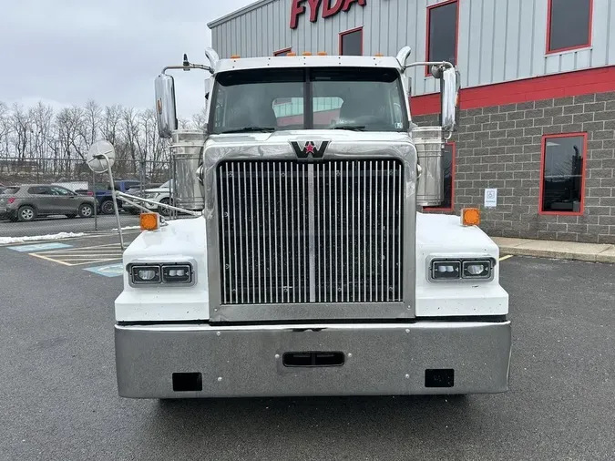 2022 Western Star 4900 SF