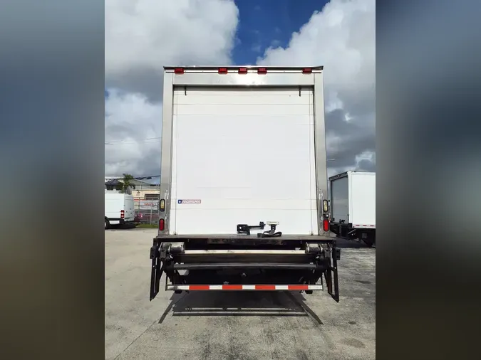 2013 FREIGHTLINER/MERCEDES M2 106