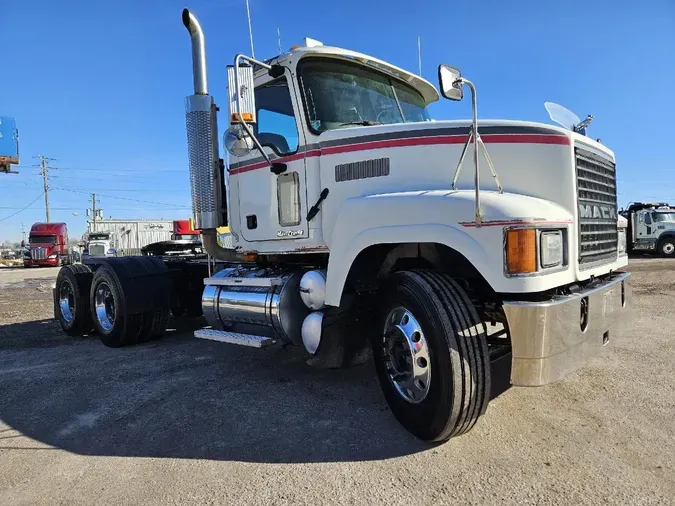 2005 MACK CHN613