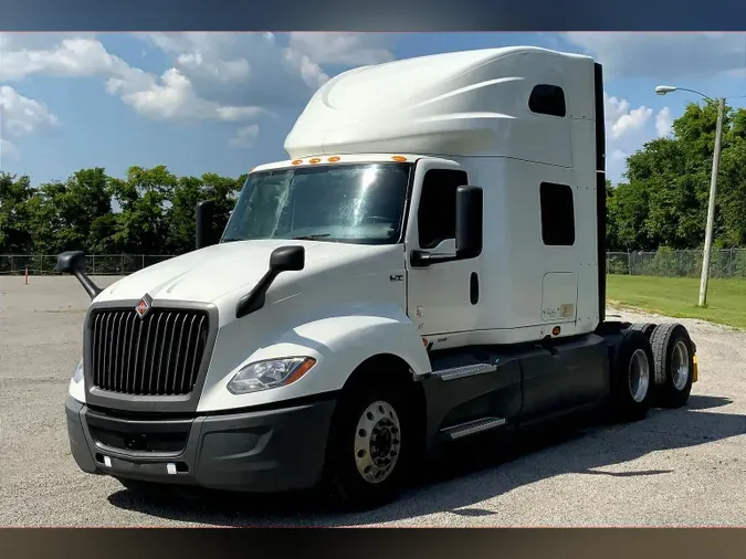 2022 INT LT625 6x4
