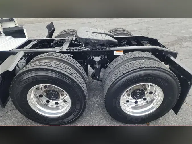2021 FREIGHTLINER CA126