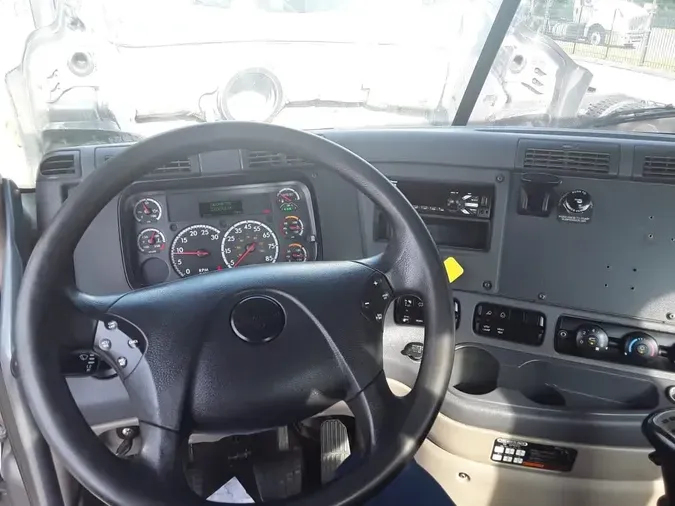2019 FREIGHTLINER CASCADIA 113