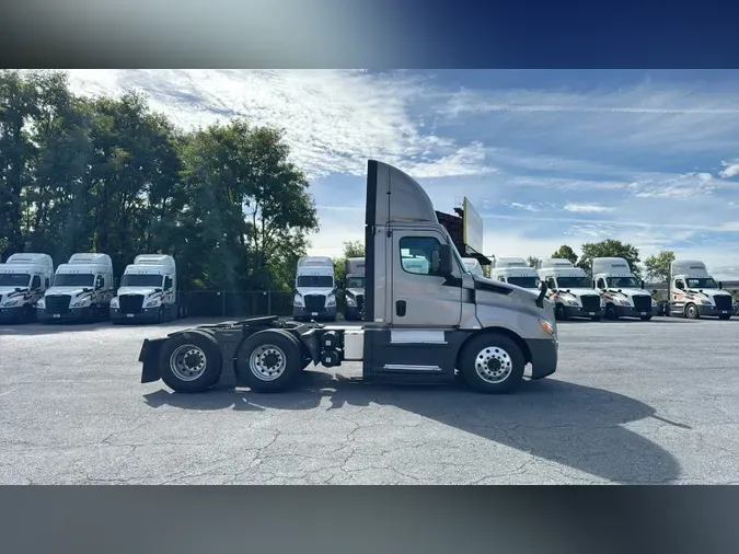 2020 Freightliner Cascadia 126e979afaedaa8c0345a7a277c67228852